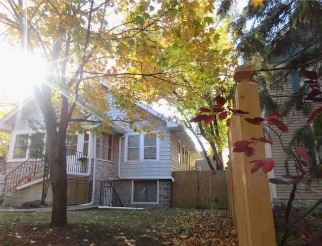 Building Photo - 1860 Carroll Ave Unit 1