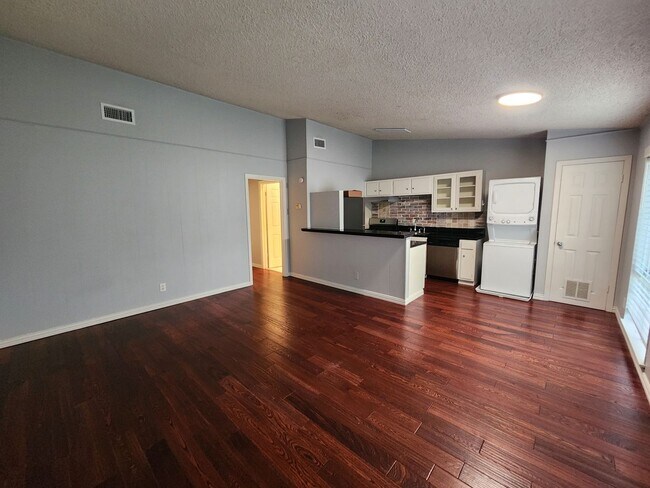 Photo - 2 BED IN SOUGHT AFTER HYDE PARK Unidad #103