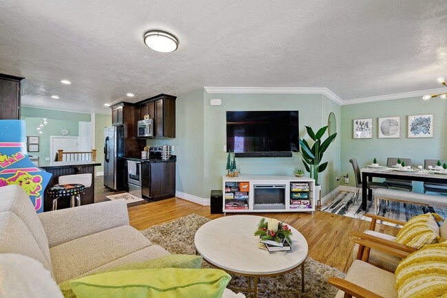 Photo - 980 E Bryan Ave