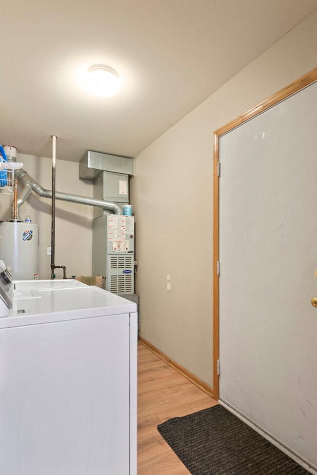 Photo - 2805 Packford Ln