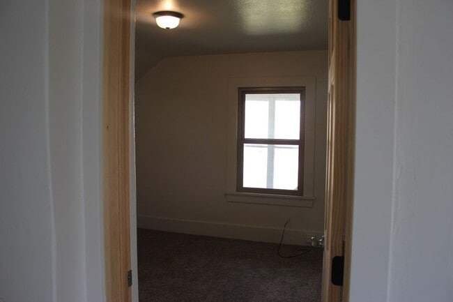 Photo - 422 N 3rd St Unidad Upper