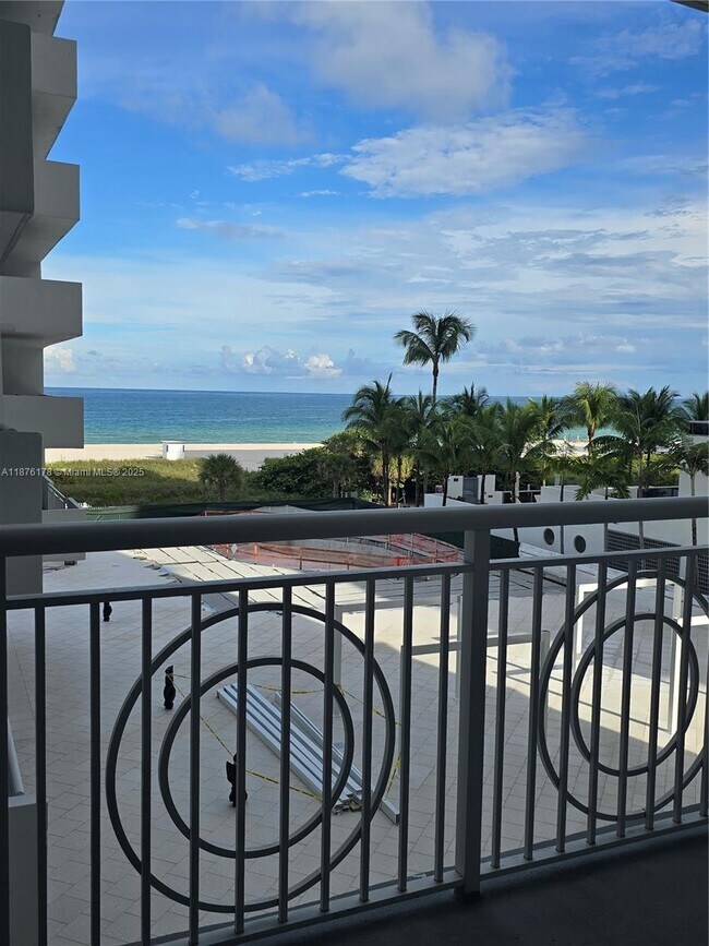 Photo - 5825 Collins Ave Unit J4