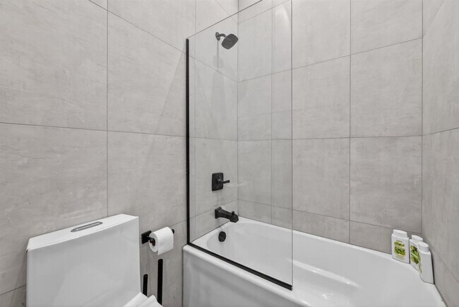 Photo - 443 Clove Rd Unit ID1366358P