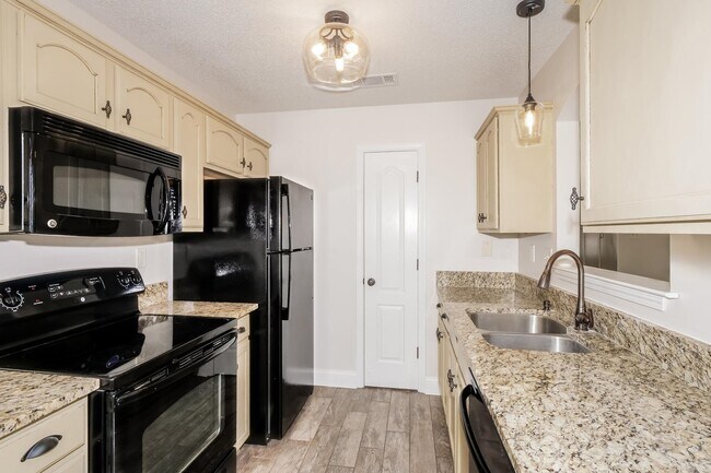 Photo - 1080 Cross Wood Ln