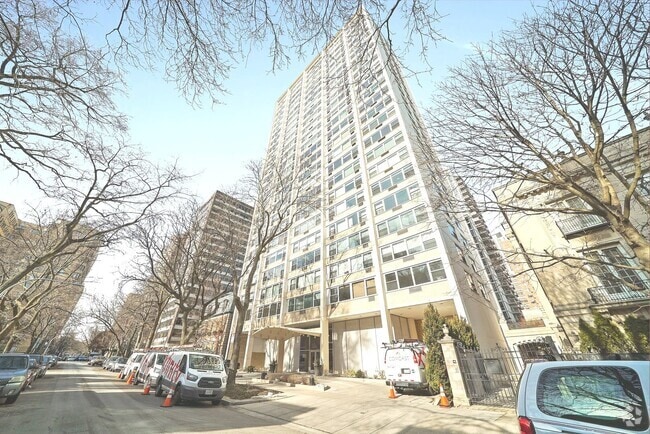 Building Photo - 336 W Wellington Ave Unit 1203 Rental