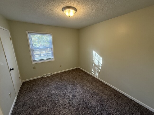 Photo - 3 bed, 1 bath, Kansas City home!