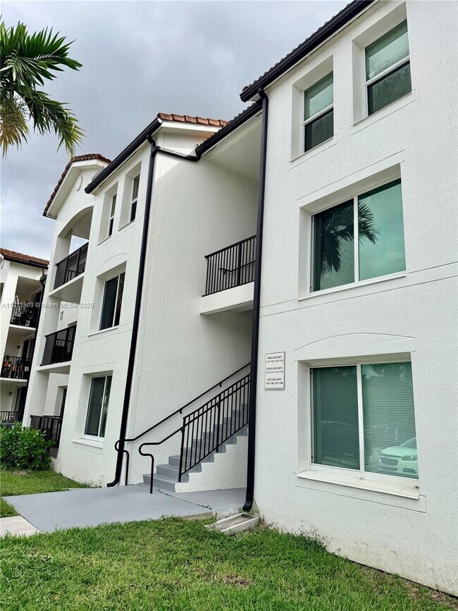 Photo - 1122 Villa Cir Unit 1122