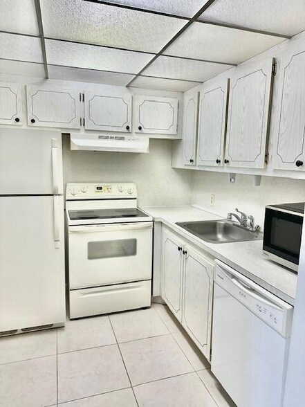 Photo - 55 Fanshaw Dr