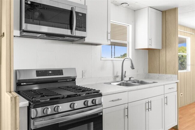 Photo - 7305 Score St