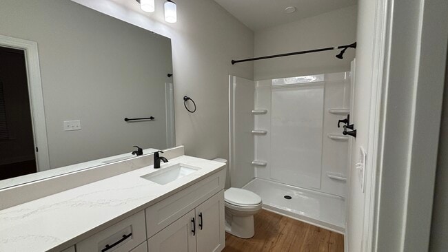 Photo - 4817 Victoria Ave