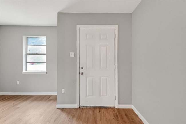 Photo - 7022 Goldspier St