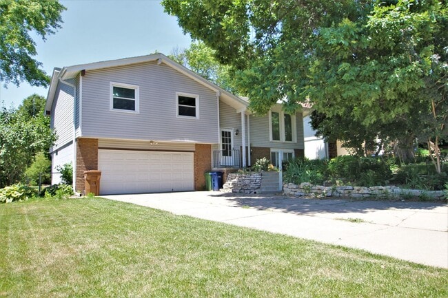 Coming Soon! 3 Bedroom / 2 Bath In Bellevu... - Coming Soon! 3 Bedroom / 2 Bath In Bellevu... Casa