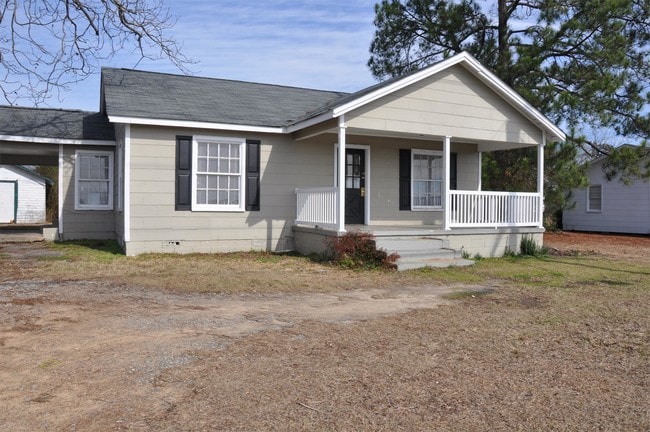 Building Photo - 6230 Oak St Rental