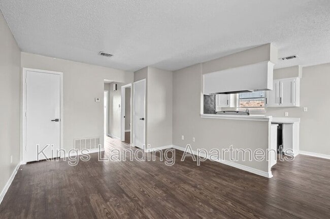Building Photo - 306 Kings Way Dr Rental