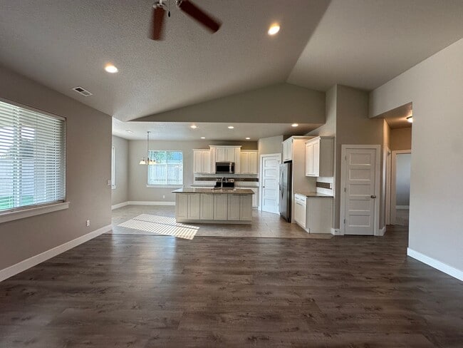 Photo - 906 N Oklahoma Pl