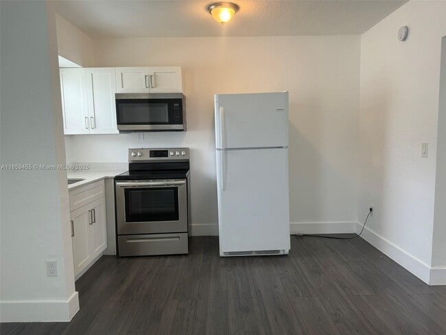 Photo - 2150 NW 24th St Unit 2