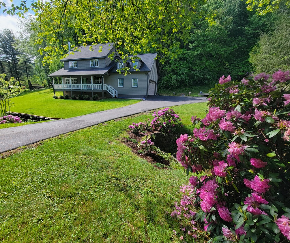 Photo - 144 Golf Course Rd (Waynesville, NC)