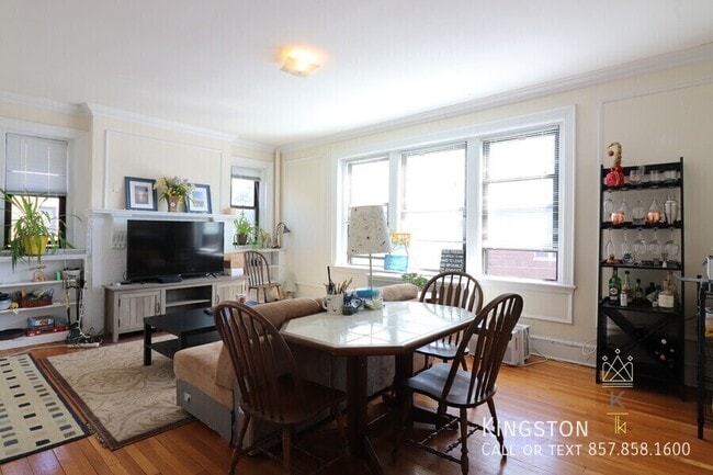 Building Photo - 24 Park St Unit 2R