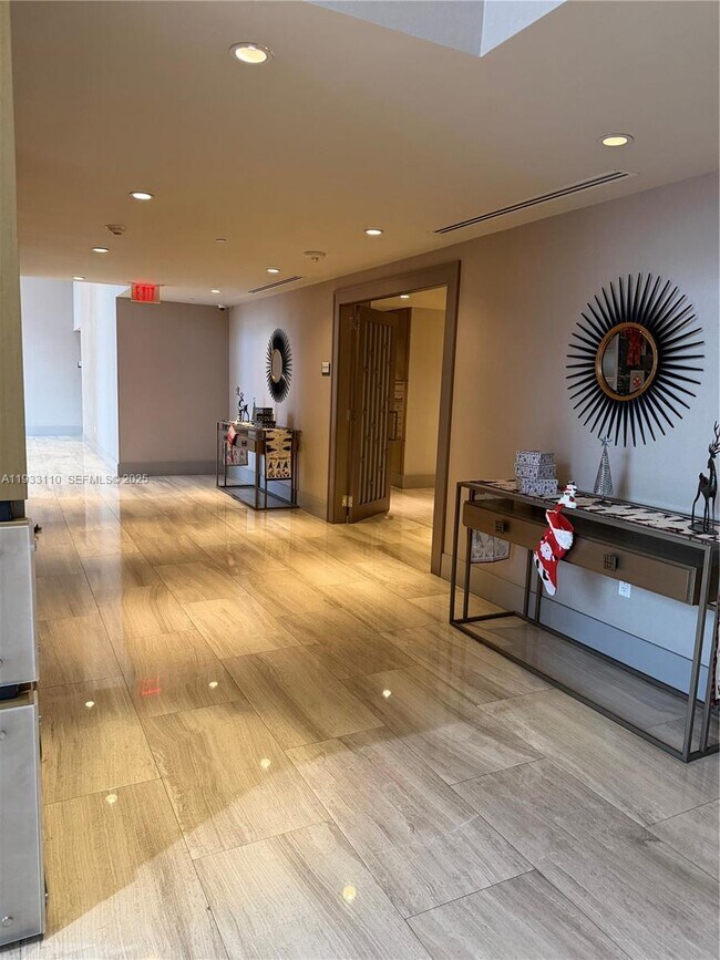 Photo - 5300 Paseo Blvd Unidad 1107