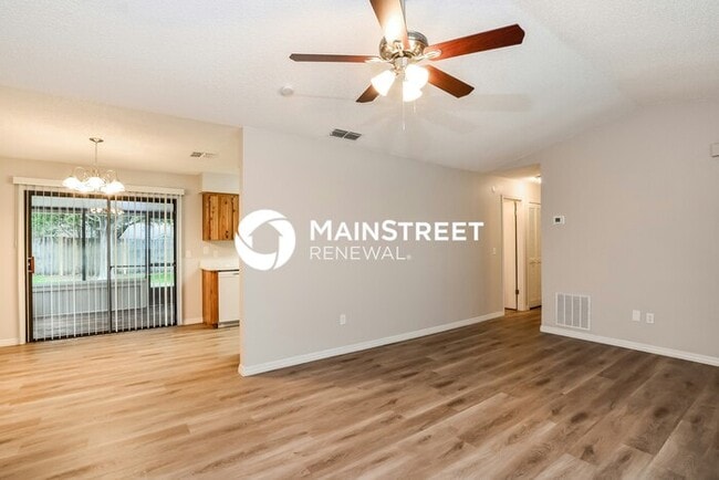 Photo - 3 Bedroom Pet-Friendly Home in DELTONA, FL...