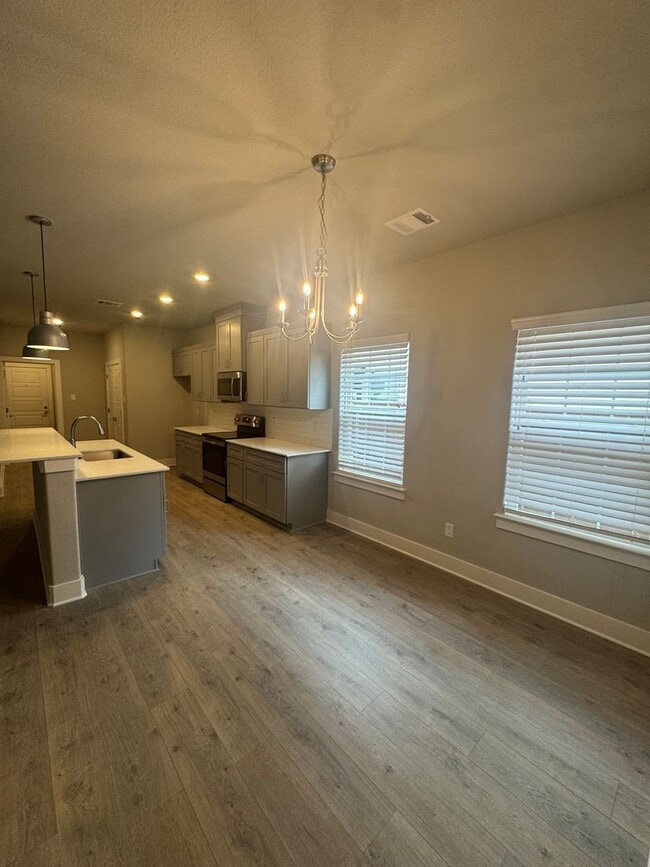 Photo - MOVE IN READY - 3/2/2 - GODLEY ISD