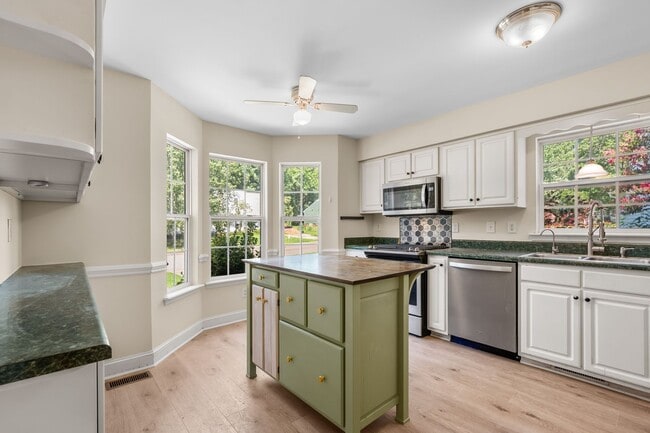 Photo - 5703 Stardust Dr