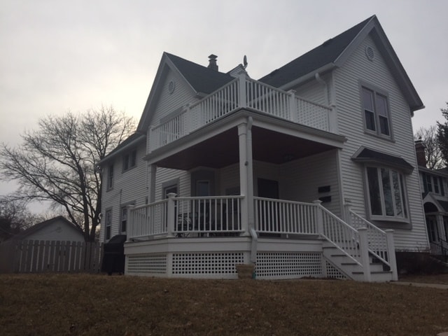 Large front porch/deck with lake view - 2727 S Shore Dr Unit A