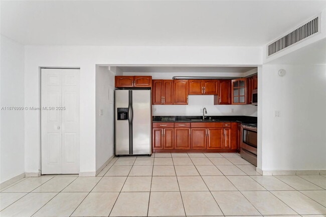 Photo - 4300 NW 79th Ave Unit 1E