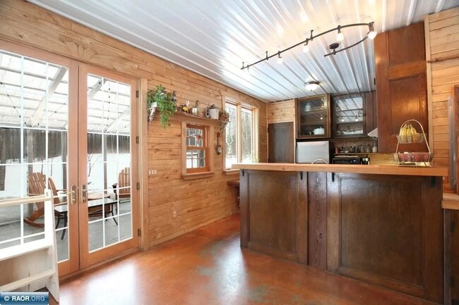 Photo - 9374 Alango Rd