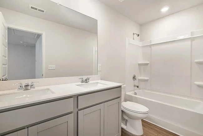 Photo - 549 Torrey Pines Ln