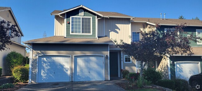 Building Photo - Shadow Hawk 3 bedroom Town home