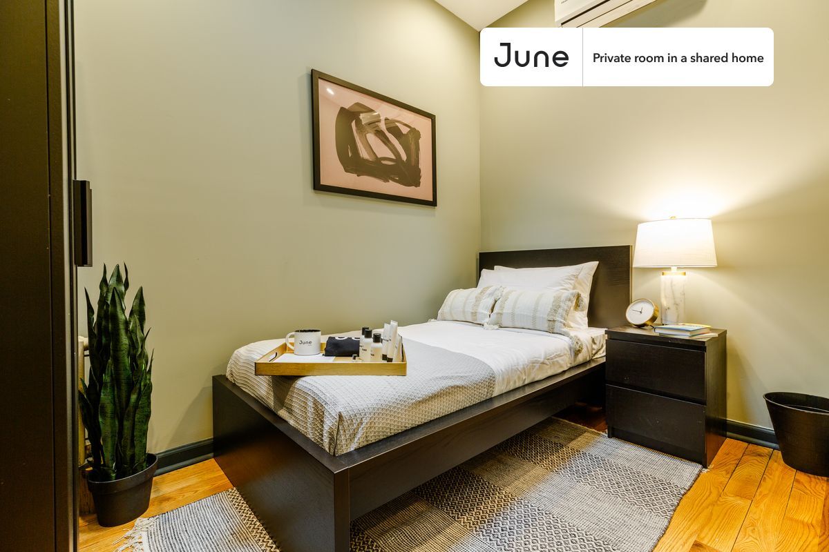 Private bedroom in 3 bed/1 bath Home - Private bedroom in 3 bed/1 bath Home