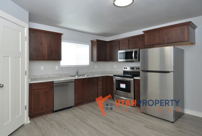 Photo - 14424 S Ferndale Way