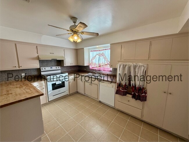 Photo - Stunning 4 Bed/2 Bath NE Home w/ Solar, RB...