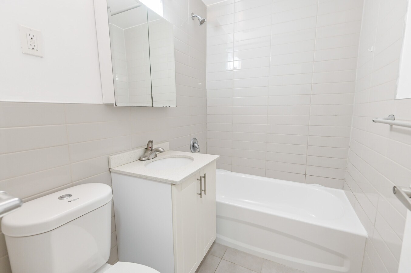 Photo - 214 St George St Unit 00807