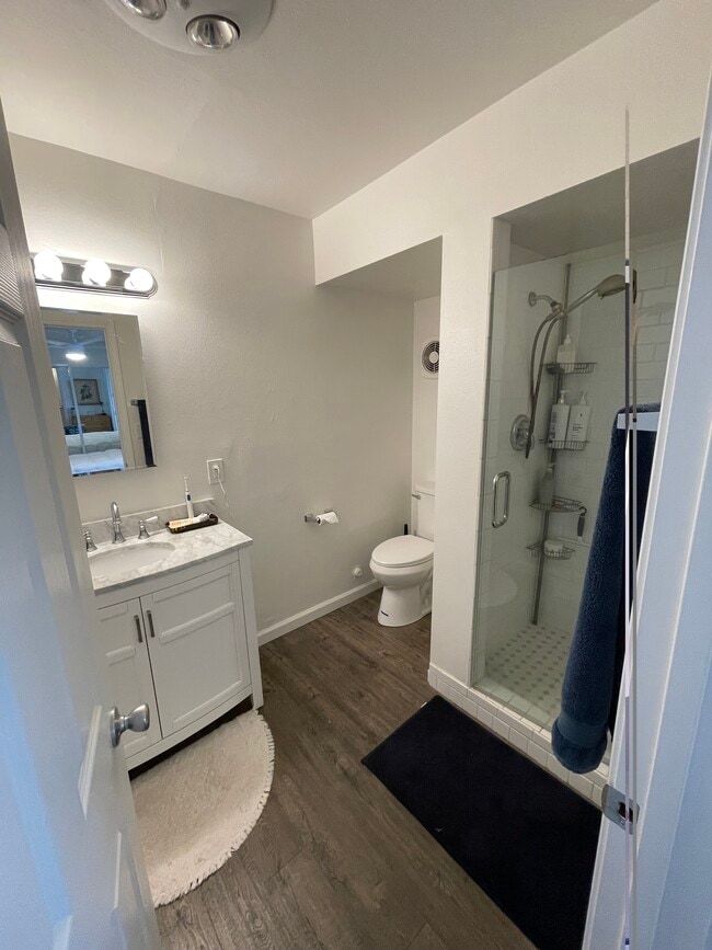 Baño - 730 Humbert Ave Unidad Humbert Haus