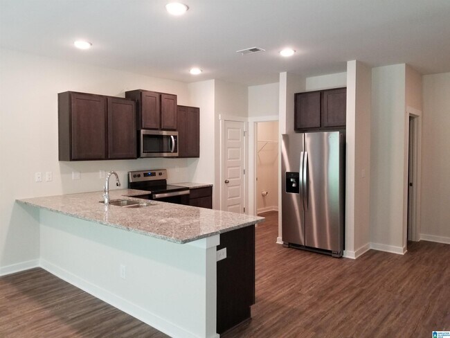 Photo - 516 The Heights Ln