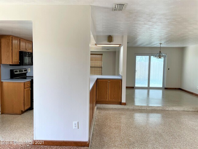 Photo - 296 Woodland Dr