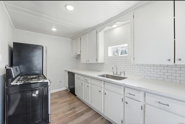 Photo - 6526 Linden St