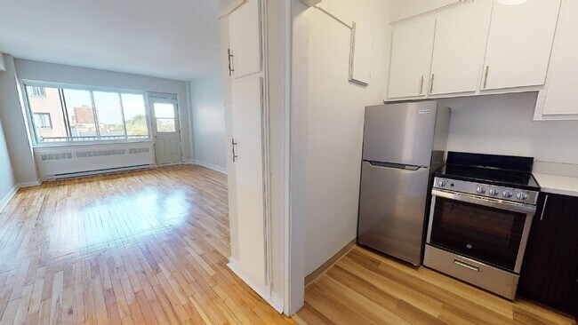 Photo - 4875 Dufferin