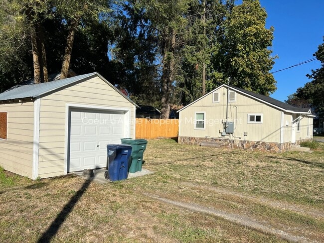 Photo - 2 bed, 1 bath in great Mid Town location!