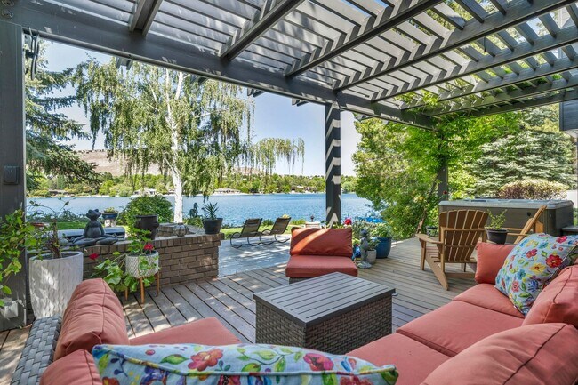 Photo - LAKEFRONT LUXURY ON LAKE STANLEY | FULLY FURNISHED + UTILITIES INCLUDED IN GUARDED LAKERIDGE SHORES