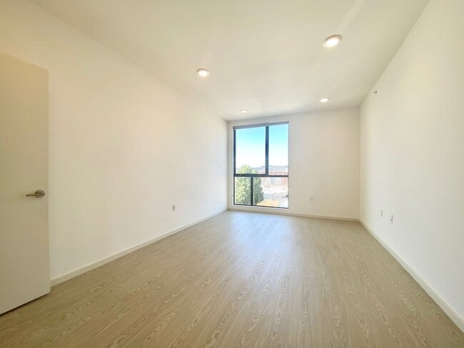 Photo - 1335 Folsom St