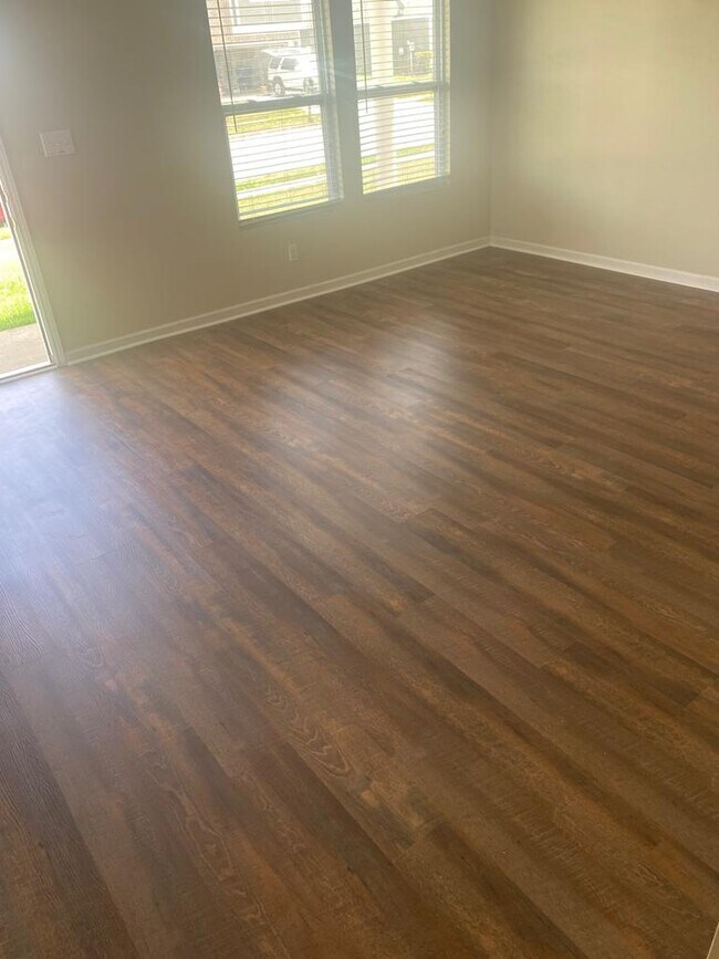 Photo - 3465 Avalon Lake Dr SW