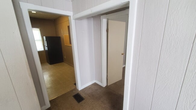 Photo - 106 E Main St
