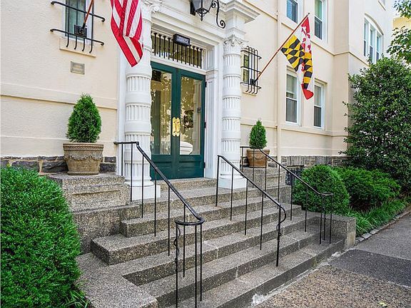 Photo - 3405 Greenway