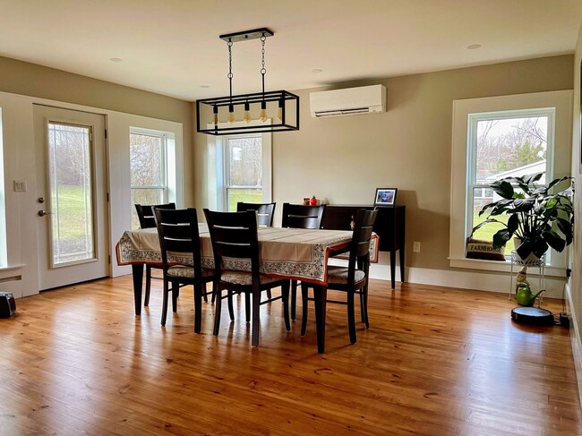 Photo - 1937 Spencer Hill Rd