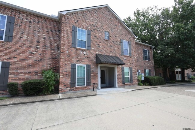 Building Photo - 7640 Lasalle Ave Unit 204