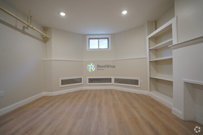 Building Photo - 10 Beals St Rental