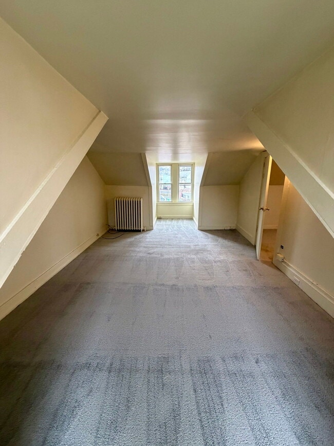 Photo - 230 Crystal St Unit 3